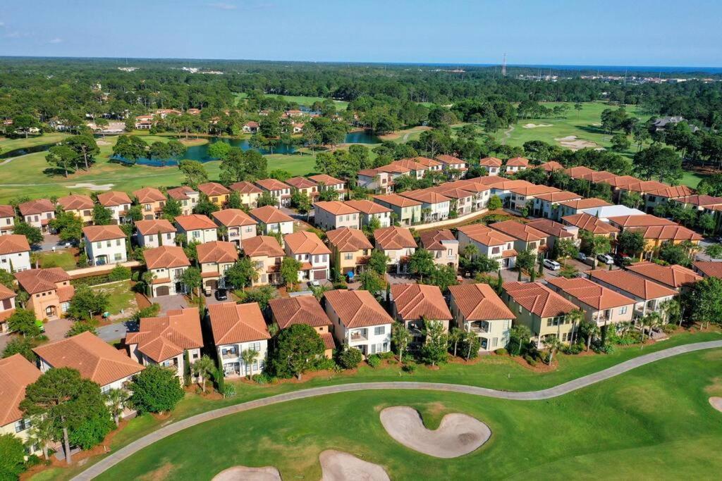 Large 4 Bedroom With Bunk Room And 2 Golf Carts! Destin Exterior foto